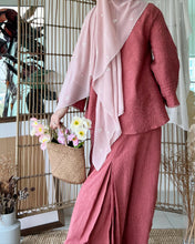 Load image into Gallery viewer, Bunga Modern Kurung in Dusty Rose
