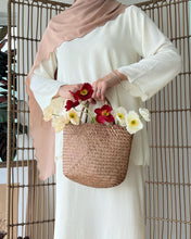 Load image into Gallery viewer, Cinta Scallop Kurung 2.0 in Cream
